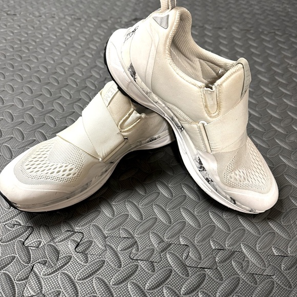tiem Shoes Tiem Slipstream Indoor Cycling Shoes Womens 8 In White